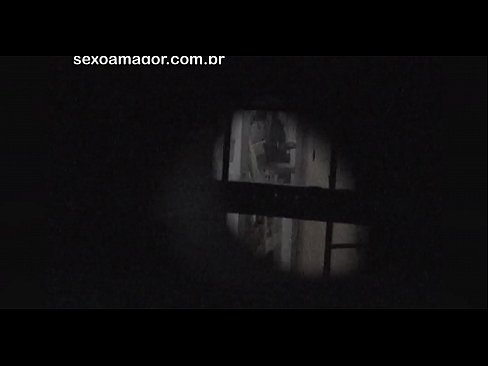 ❤️ Blondie ezkutuan grabatzen du auzoko voyeur batek adreilu hutsen atzean ezkutatuta Porno pornoan eu.sitevox.top